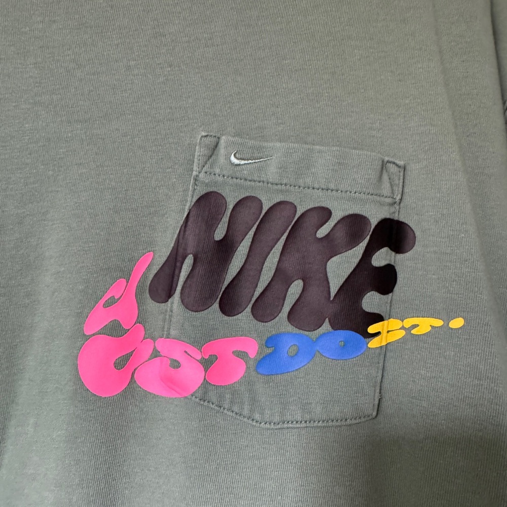 Nike Graphic Tee in Green Size 2XL - Just Do It (Worn - Excellent Condition)